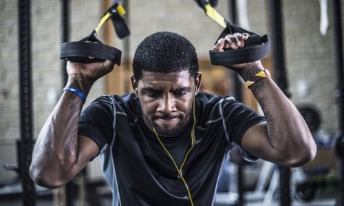 练就决心，Kyrie Irving 代言 Skullcandy 专业运动耳机系列